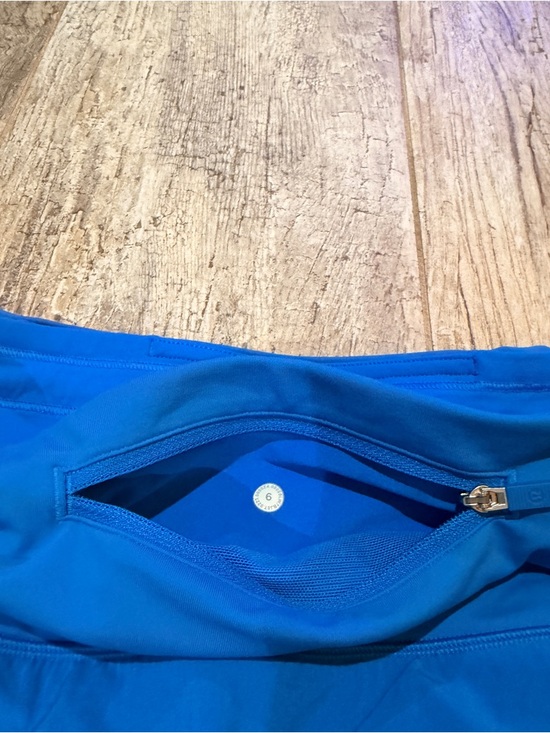 Lululemon Speed Up Poolside 4” - Picture 4 of 4